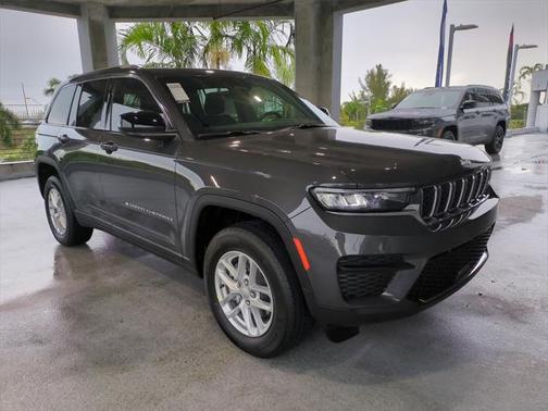 2025 Jeep Grand Cherokee Laredo
