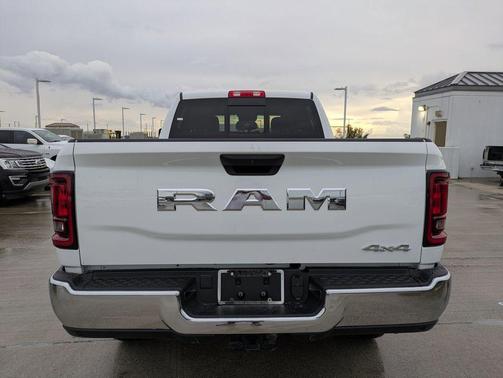 2026 RAM 2500 Tradesman Crew Cab 4x4 8' Box