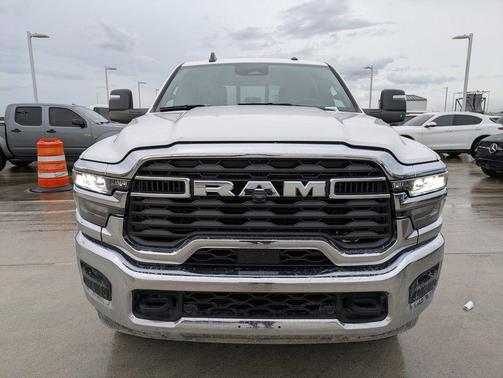 2026 RAM 2500 Tradesman Crew Cab 4x4 8' Box