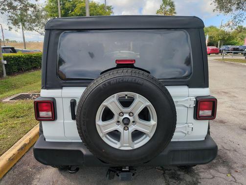 2022 Jeep Wrangler Sport S