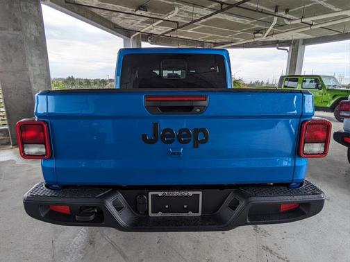 2025 Jeep Gladiator Nighthawk