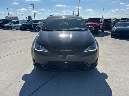 2020 Chrysler Pacifica Red S Edition