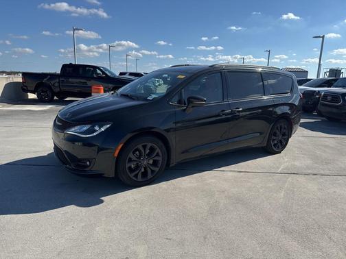 2020 Chrysler Pacifica Red S Edition