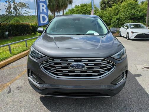 2022 Ford Edge Titanium