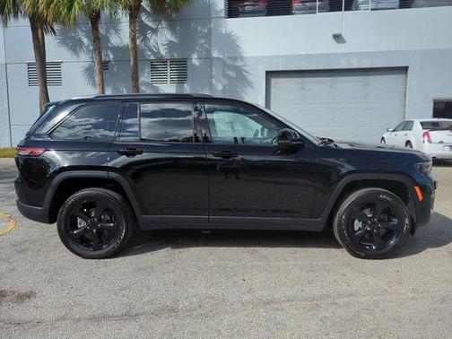 2023 Jeep Grand Cherokee Altitude