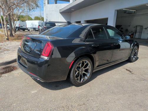 2018 Chrysler 300 S