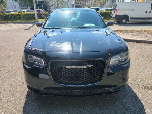 2018 Chrysler 300 S