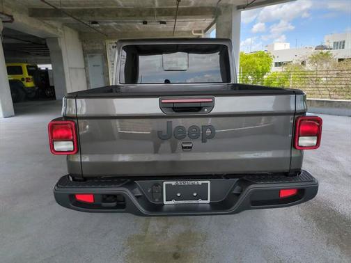2025 Jeep Gladiator Nighthawk