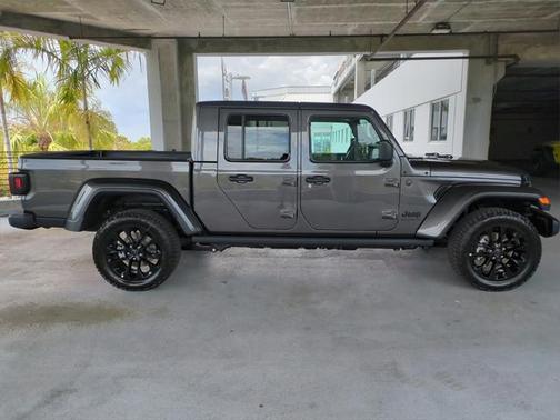 2025 Jeep Gladiator Nighthawk