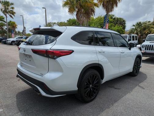 2023 Toyota Highlander XSE