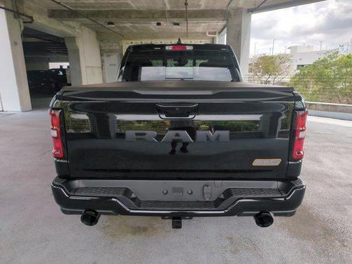 Diamond Black Crystal Pearlcoat 2026 RAM 1500 Big Horn/Lone Star