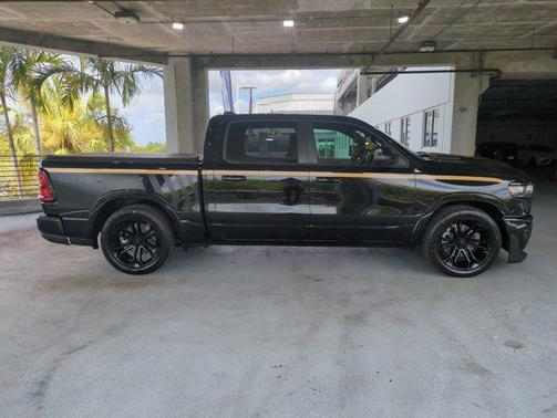 Diamond Black Crystal Pearlcoat 2026 RAM 1500 Big Horn/Lone Star