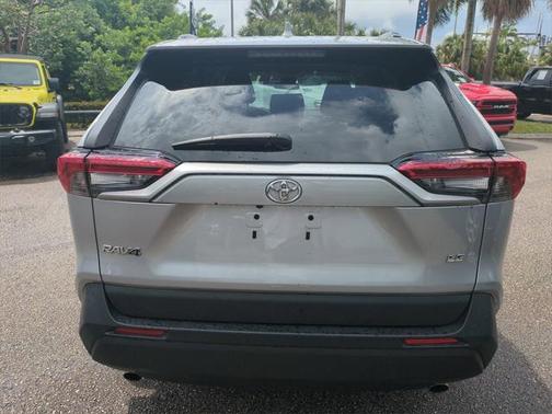 2021 Toyota RAV4 LE