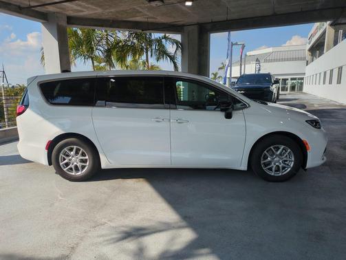 2026 Chrysler Pacifica L