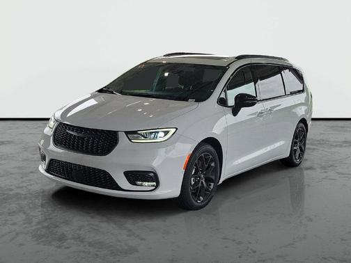 Bright White Clearcoat 2026 Chrysler Pacifica Limited