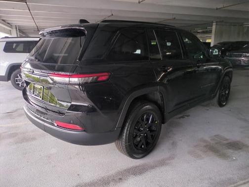2025 Jeep Grand Cherokee Altitude