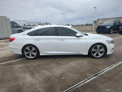 2020 Honda Accord Touring 2.0T