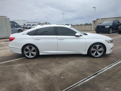 2020 Honda Accord Touring 2.0T