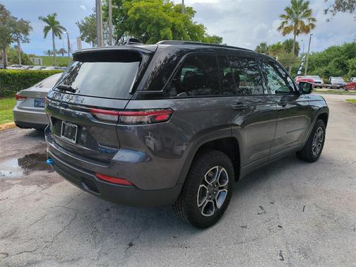 2022 Jeep Grand Cherokee 4xe Trailhawk