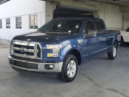 Blue 2017 Ford F-150 XLT