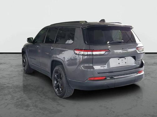 Baltic Gray Metallic Clearcoat 2023 Jeep Grand Cherokee L Altitude
