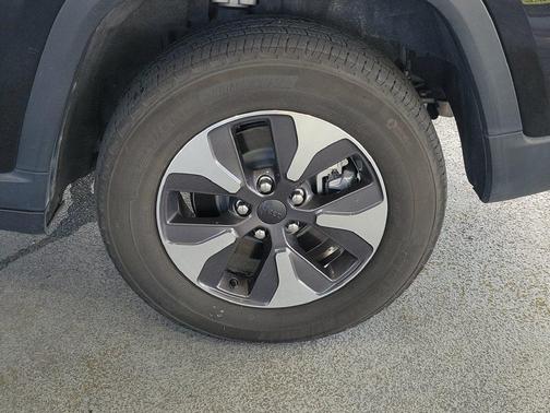 Diamond Black Crystal Pearlcoat 2022 Jeep Grand Cherokee 4xe Base
