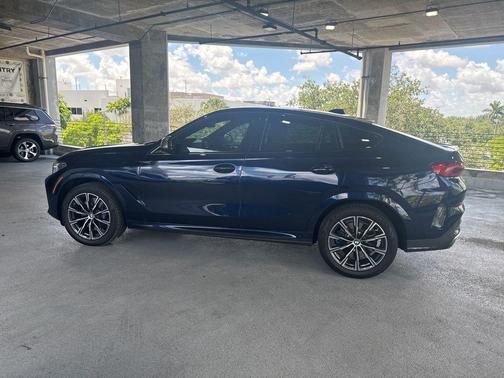 Tanzanite Blue II Metallic 2021 BMW X6 M50i