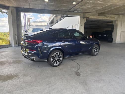 Tanzanite Blue II Metallic 2021 BMW X6 M50i
