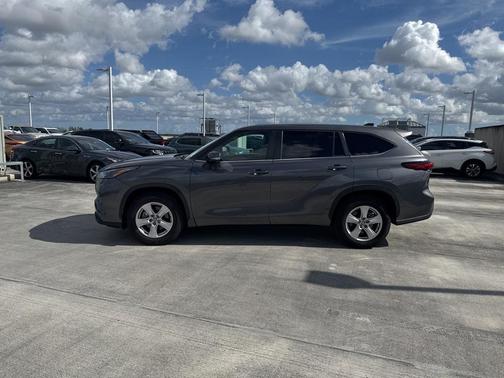 2023 Toyota Highlander Platinum