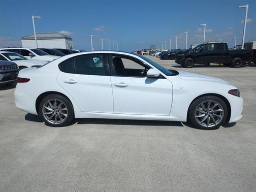 2022 Alfa Romeo Giulia Ti