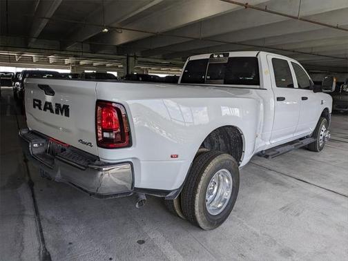 2025 RAM 3500 Tradesman Crew Cab 4x4 8' Box