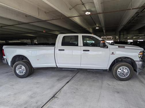 2025 RAM 3500 Tradesman Crew Cab 4x4 8' Box
