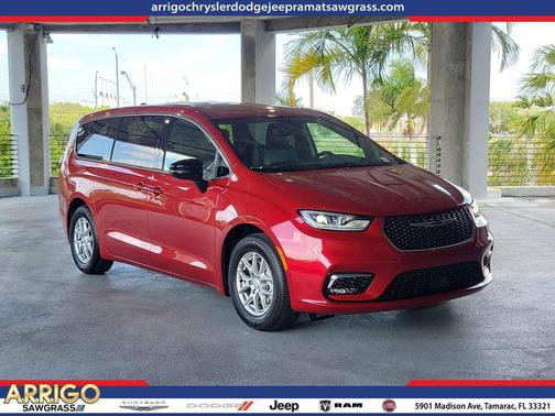 Red Hot Pearlcoat 2026 Chrysler Pacifica L