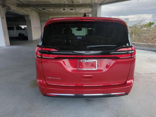 2026 Chrysler Pacifica L