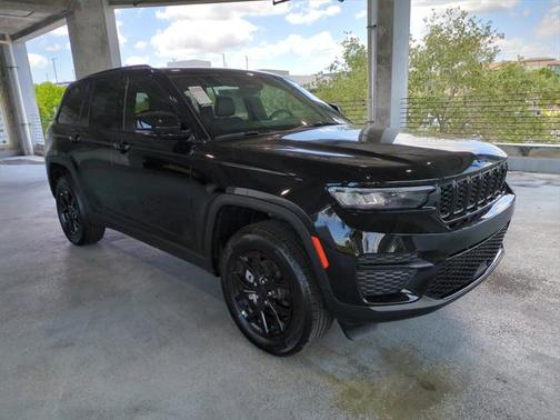 2025 Jeep Grand Cherokee Altitude