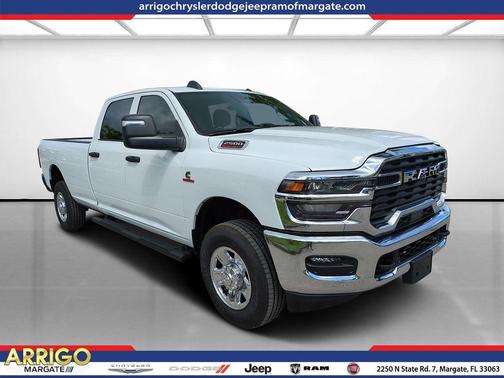 Bright White Clearcoat 2026 RAM 2500 Tradesman Crew Cab 4x4 8' Box