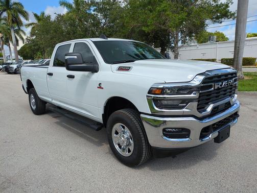 Bright White Clearcoat 2026 RAM 2500 Tradesman Crew Cab 4x4 8' Box