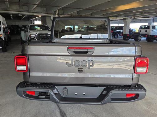 2025 Jeep Gladiator Sport S