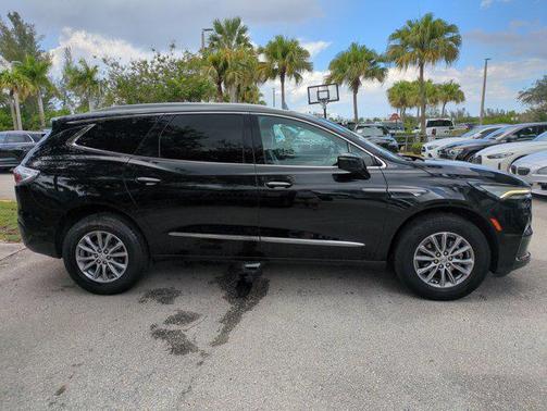 2023 Buick Enclave Essence FWD