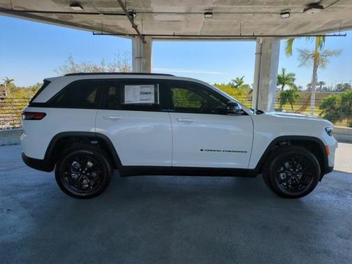 2025 Jeep Grand Cherokee Altitude