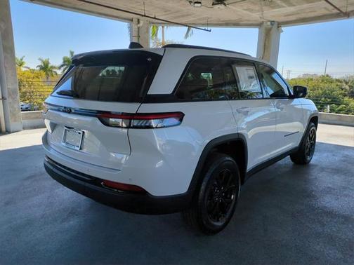 2025 Jeep Grand Cherokee Altitude