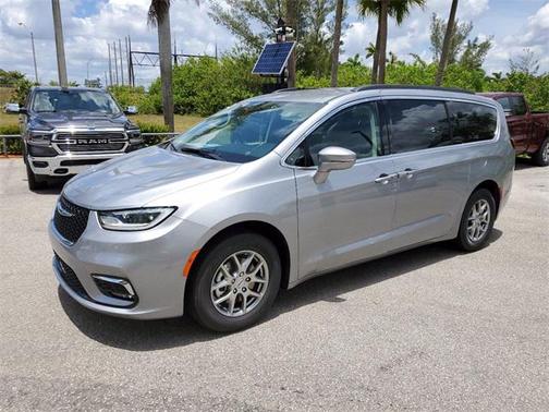 2021 Chrysler Pacifica Touring