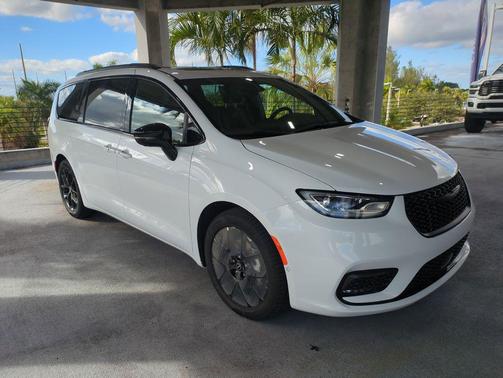 2026 Chrysler Pacifica Limited