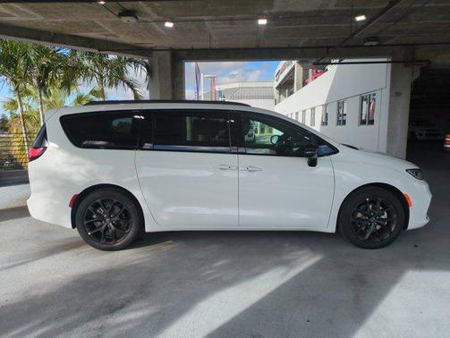 2026 Chrysler Pacifica Limited