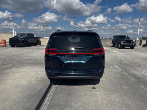 2022 Chrysler Pacifica Limited