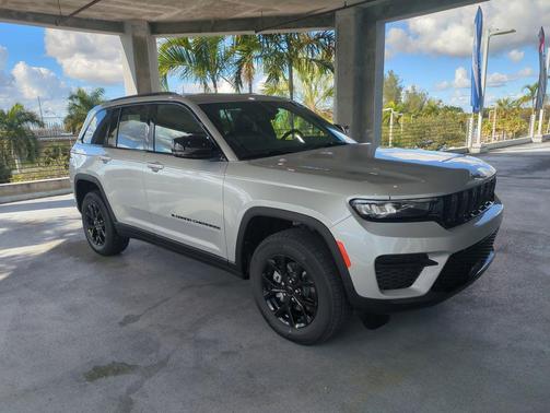 2025 Jeep Grand Cherokee Altitude
