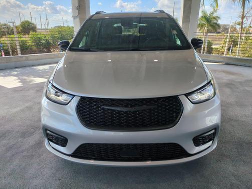 2026 Chrysler Pacifica L