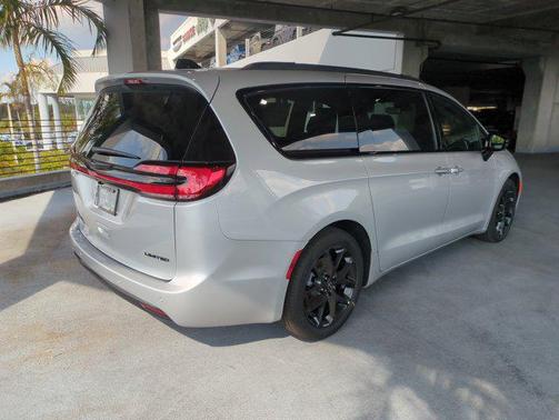 2026 Chrysler Pacifica Limited