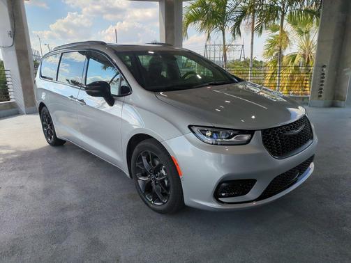 2026 Chrysler Pacifica Limited