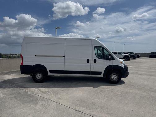 Bright White Clearcoat 2025 RAM ProMaster 2500 Tradesman